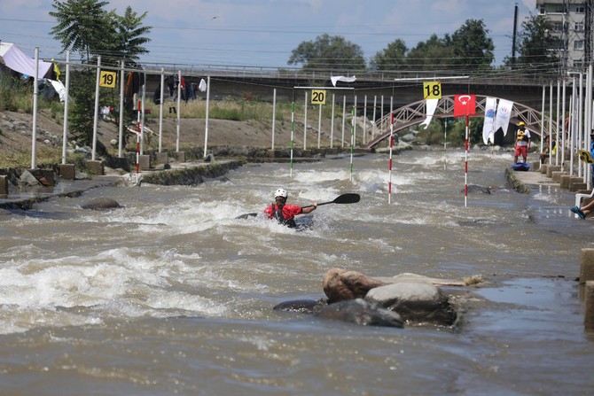 akarsu-slalom-turki̇ye-kupasi-yarislari-rize-(5).jpg