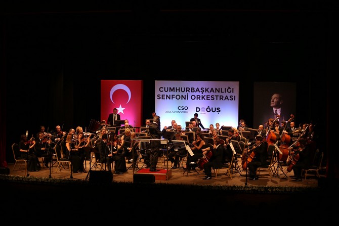 cumhurbaskanligi-senfoni-orkestrasi-rizede-konser-verdi-(2).jpg