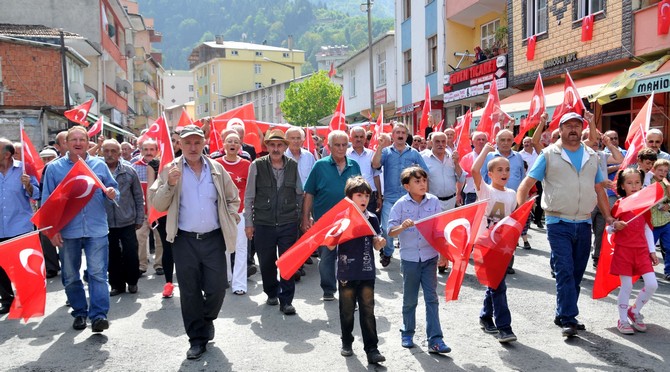 ikizdere’de-teroru-lanetlemek-icin-yuruduler-(2).jpg