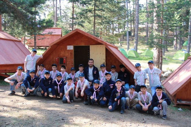 rize-polisi,-cocuklari-izcilik-kampina-goturdu-(6).jpg