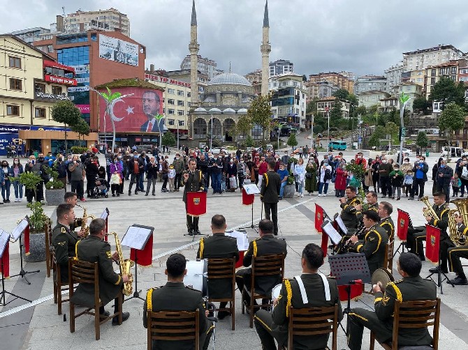 3-ordu-bolge-bando-komutanligi-rizede-konser-duzenledi-1.jpg