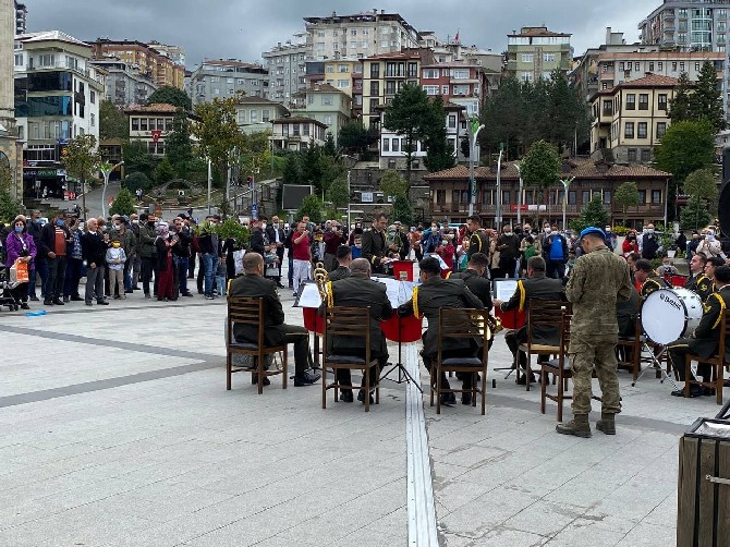 3-ordu-bolge-bando-komutanligi-rizede-konser-duzenledi-13.jpg