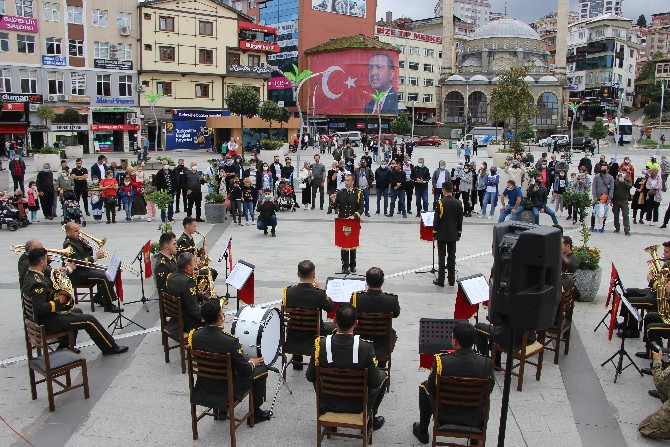 3-ordu-bolge-bando-komutanligi-rizede-konser-duzenledi-2.jpg