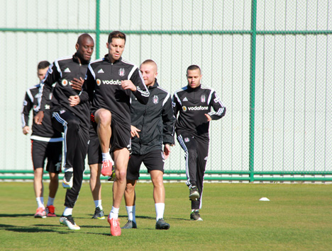 besiktas,-rizespor-maci-hazirliklarina-rize’de-hazirlaniyor-3.jpg