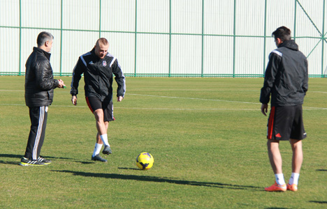 besiktas,-rizespor-maci-hazirliklarina-rize’de-hazirlaniyor-6.jpg