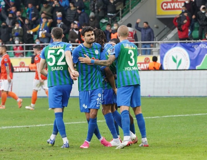 caykur-rizespor-oznur-kablo-yeni-malatyaspor-1-001.jpg