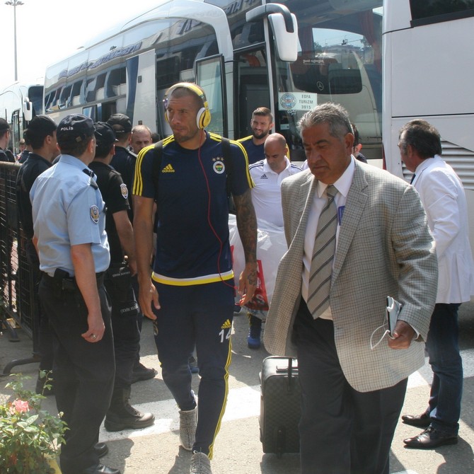 fenerbahce-rizeden-ayrildi-(4).jpg