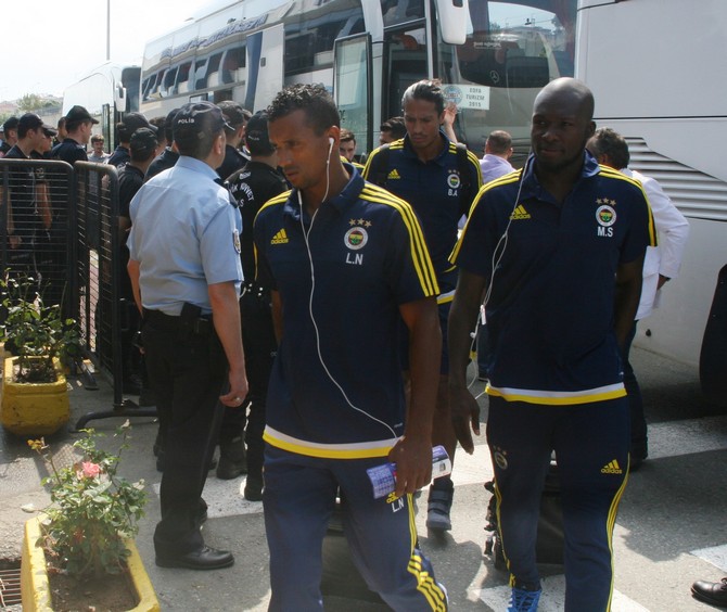 fenerbahce-rizeden-ayrildi-(6).jpg