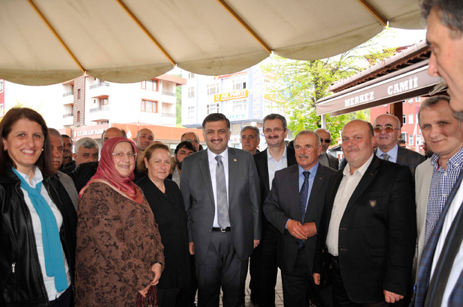 hasan-karal-findiklida-secim-calismasinda-1.jpg