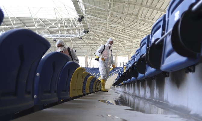 mke-ankaragucu-caykur-rizespor-maci-oncesi-eryaman-stadyumunda-koronavirus-onlemi-(7).jpg