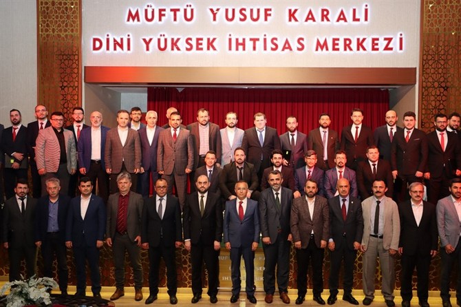 muftu-yusuf-karali-dini-yuksek-ihtisas-merkezi-11-donem-mezunlarini-verdi-1.jpg