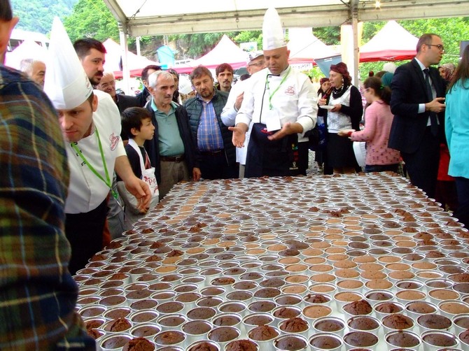 rize’de-uluslararasi-pastacilar-festivali-duzenleniyor-(5).jpg