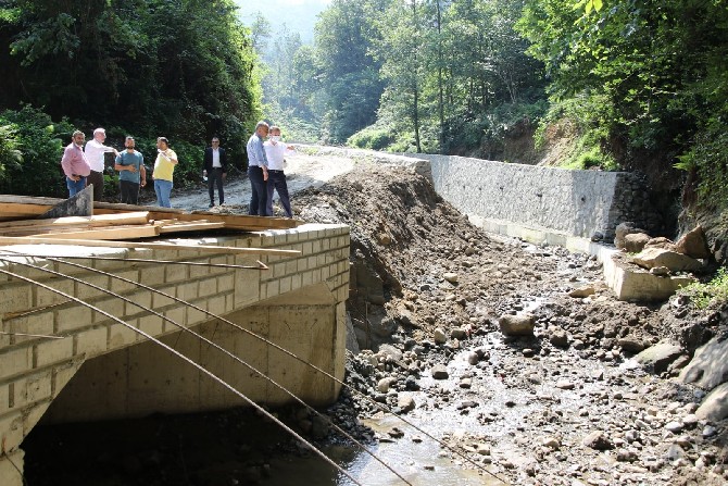 rize-belediye-baskani-metin-dere-islah-ve-yol-calismalarini-inceledi-10.jpg