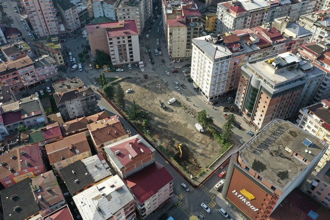 rize-belediyesi-ekrem-orhon-mahallesi-dalyan-mevkiine-90-araclik-yer-alti-otoparki-ve-uzerinde-3-bin-300-metrekarelik-kent-parki-insasi-calismalarina-basladi-3.jpg