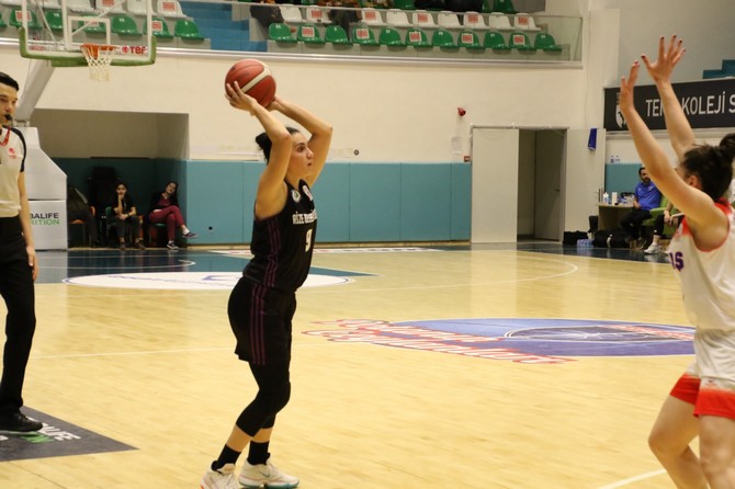 rize-belediyesi-kadin-basketbol-talimi-ile-botas-gelisim-maci-10.jpg