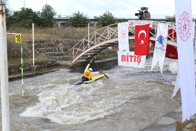 turkiye-akarsu-slalom-sampiyonasi-rizede-yapildi-(1).jpg